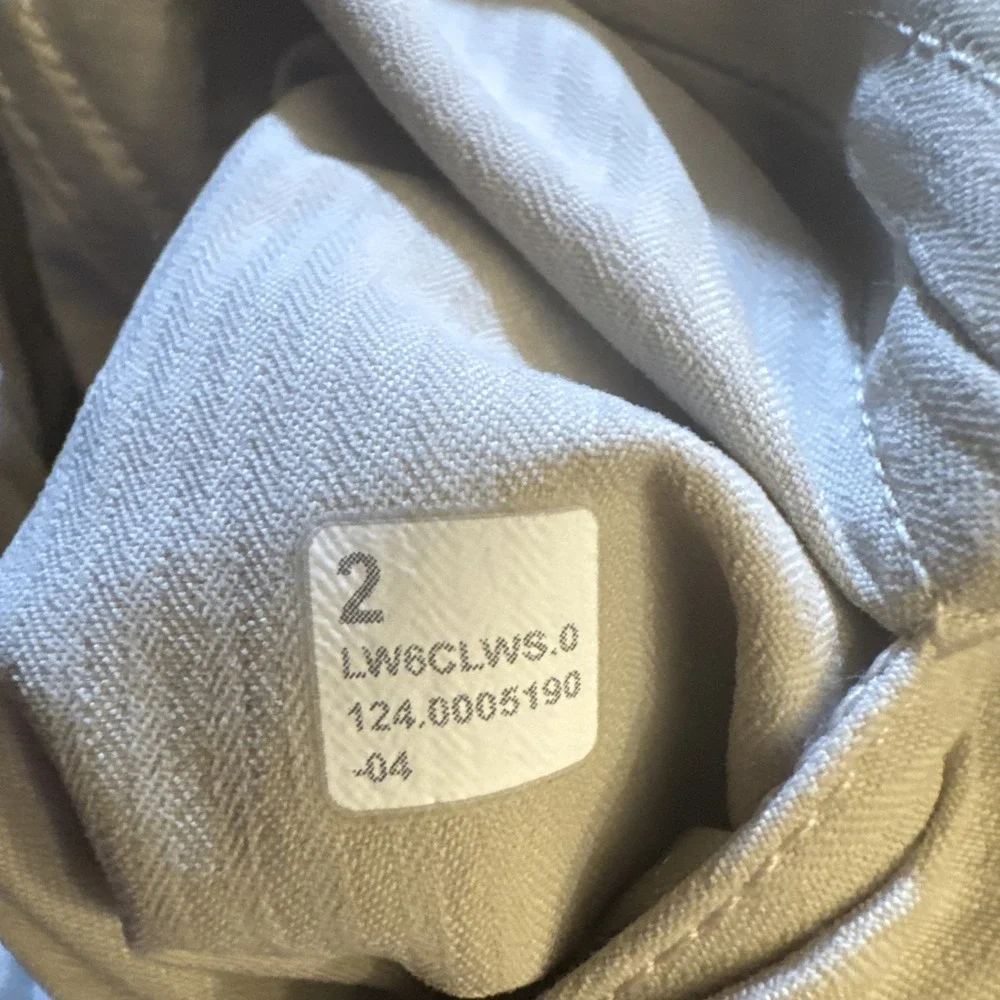 LULULEMON Dance Pant Studio Mid Rise Lined Crop  Size 2  25